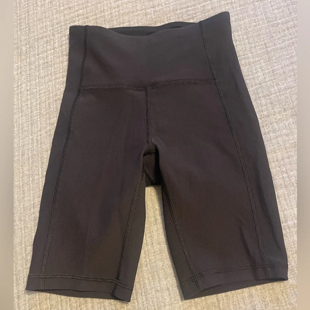 Lululemon Ribbed Contoured HR High-Rise Short 8